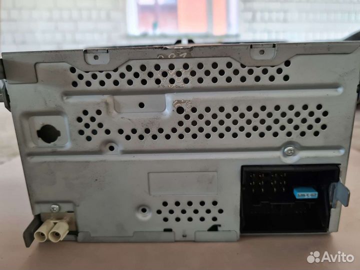 Магнитола на Фольксваген пассат сс