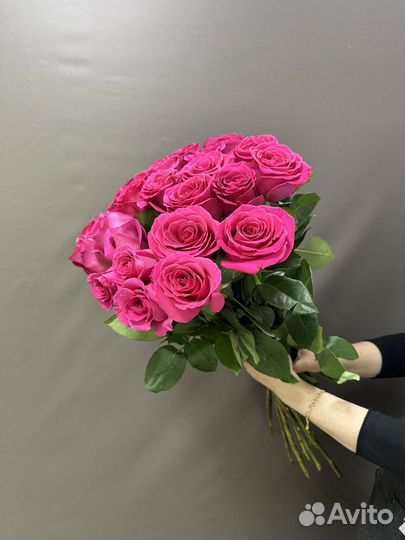 Букет из 25 розовых роз 60 см