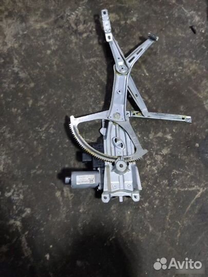 Стеклоподъемник передний правый Opel Astra H