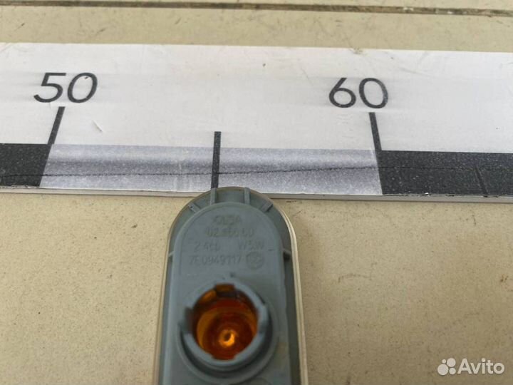 Повторитель на крыло Volkswagen Polo Sed RUS 2011