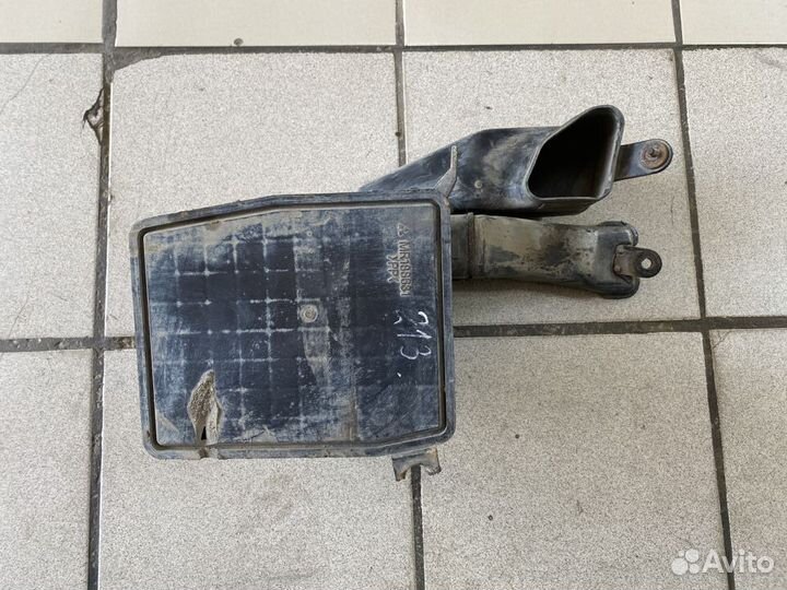 Корпус воздушного фильтра Mitsubishi Lancer VII