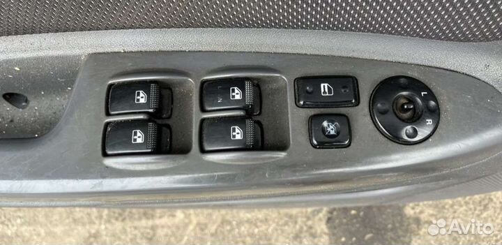 Блок управления стеклоподъемниками Kia Rio2