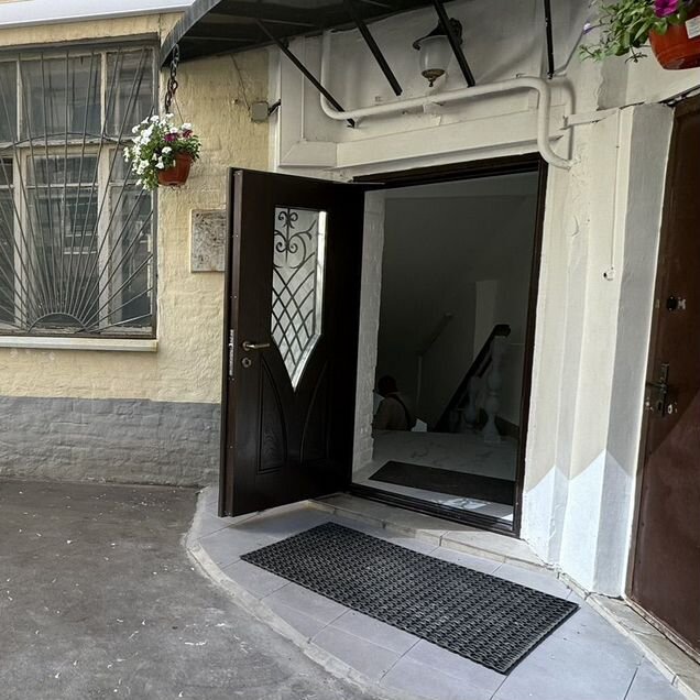 60м2 с отдельным входом У метро