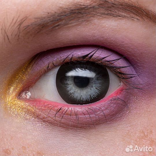 Цветные контактные линзы с эффектом увеличения