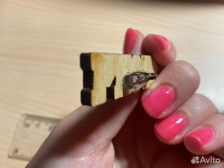 Значок деревянный бонч