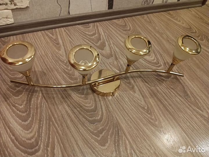 Светильник настенный или потолочный