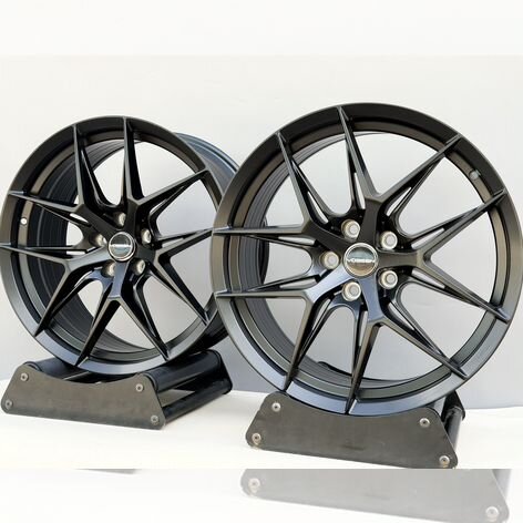 Литые диски Rohana Wheels 8×R18 5×114.3