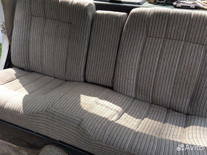 Заднее сиденье волга 2410