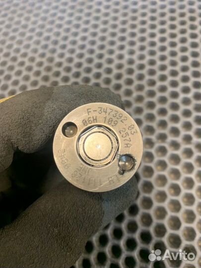 Клапан фазорегулятора Volkswagen Tiguan 1.8 tfsi