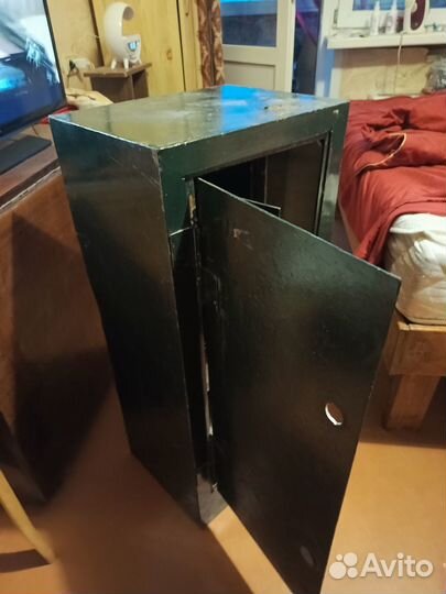 Продам сейф