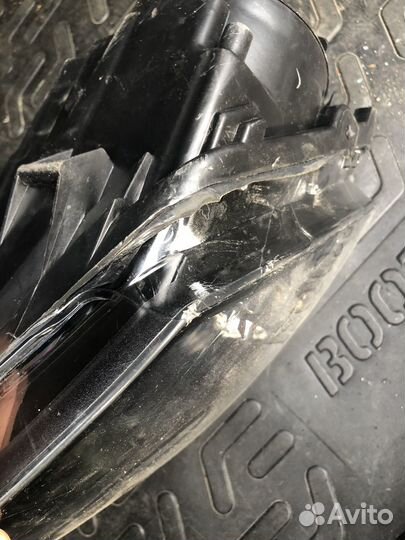 Фара права фольцваген поло