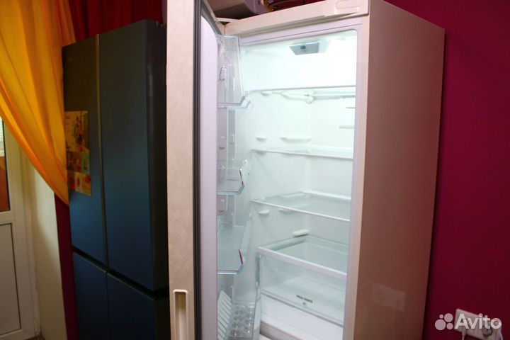 Холодильник Hotpoint-Ariston HF5180M (NoFrost)