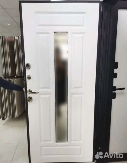 Дверь входная со стеклопакетом
