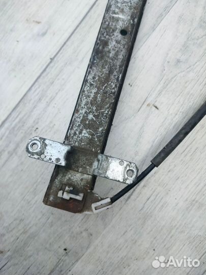 Стеклоподъемник передний левый Nissan Almera (N15)