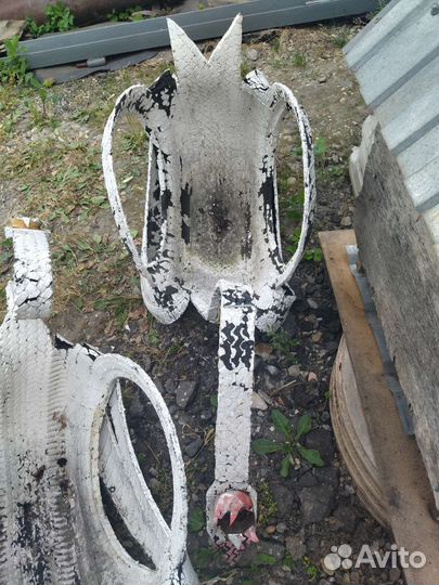 Лебедь из шин