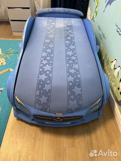 Детская кровать машинка