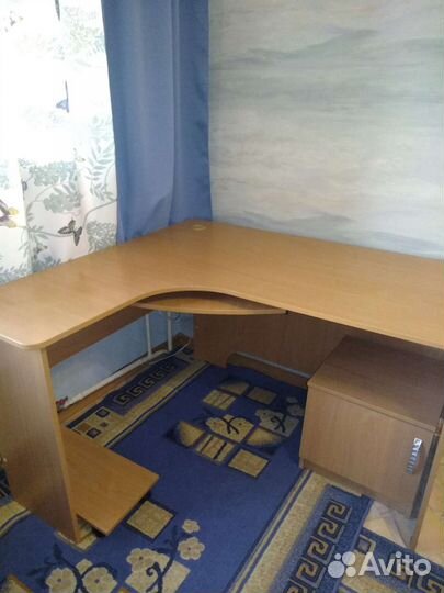 Компьютерный стол