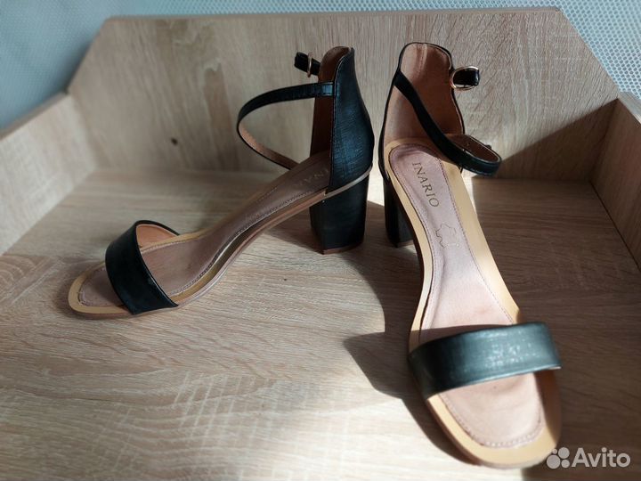 Босоножки женские