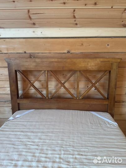 Кровати односпальные из массива дерева