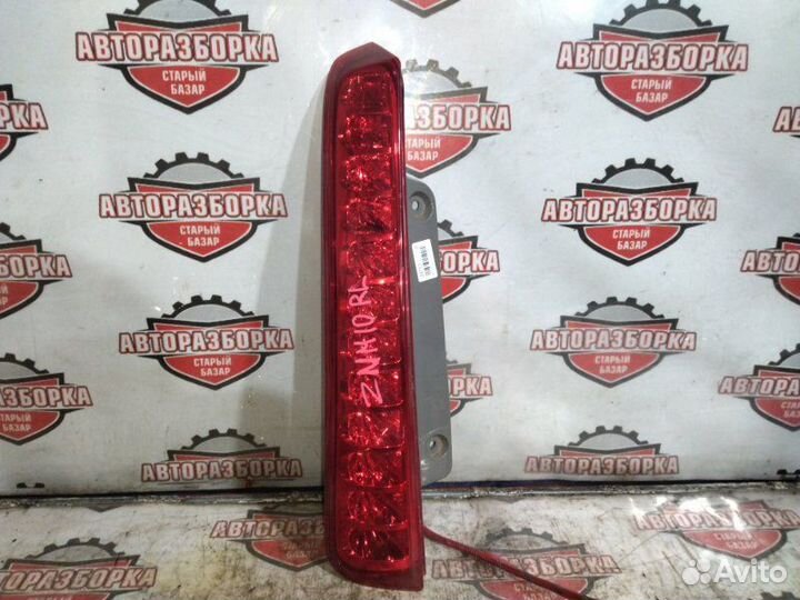 Фонарь задний левый Toyota Isis ZNM10 1zzfe 2006