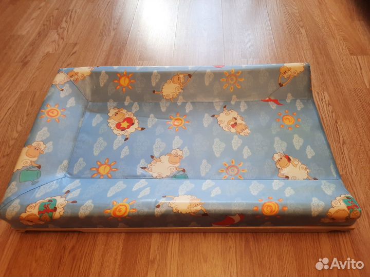 Пеленальная доска на кроватку