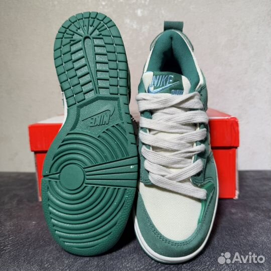 Кроссовки Nike Dunk Low женские