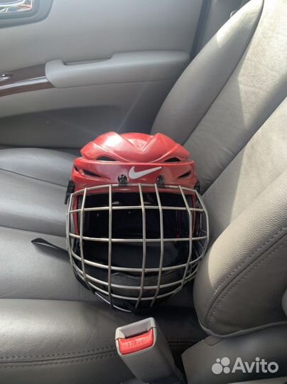 Хоккейный шлем Nike