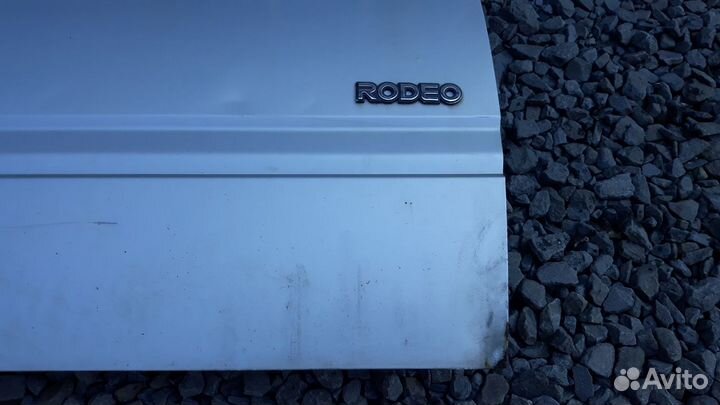 Дверь передняя правая Isuzu Rodeo, 93г