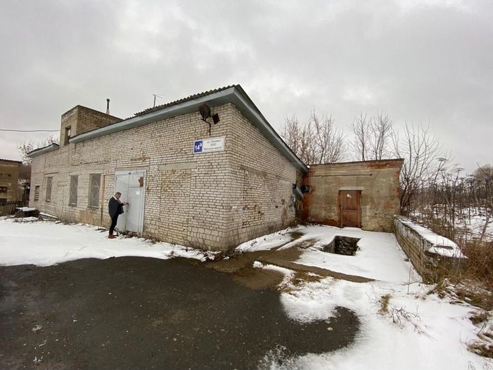 Отдельно стоящее здание, 240.6 м²