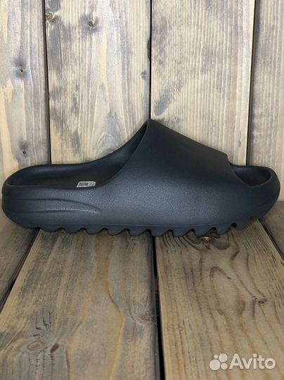 Adidas Yeezy Slide Dark Onyx - 10 US - 42.5 RU