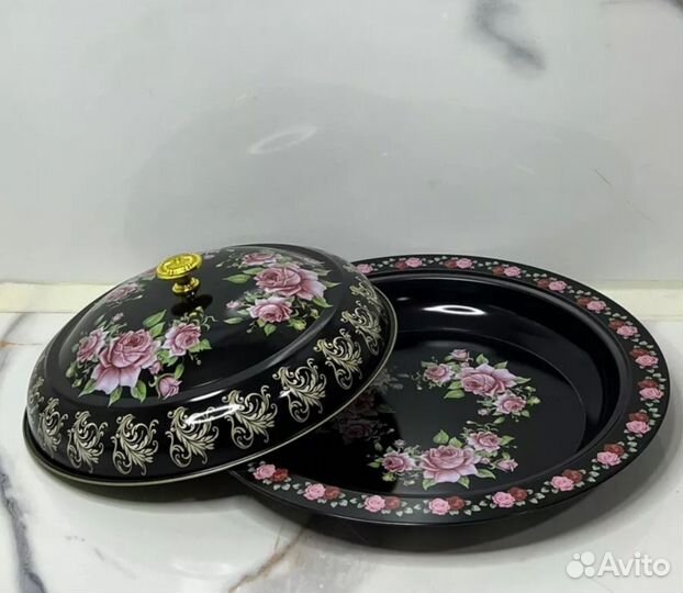 Большое блюдо с крышкой