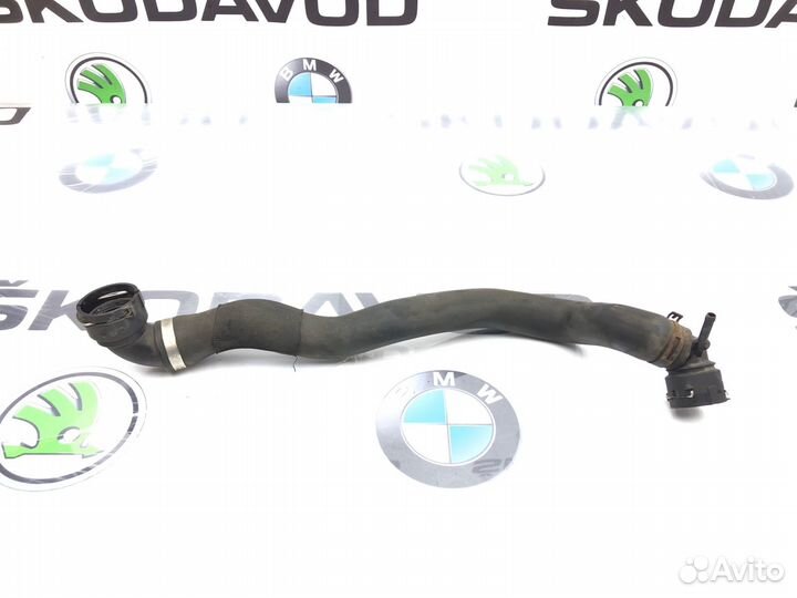 Патрубок радиатора верхний Skoda Superb 2