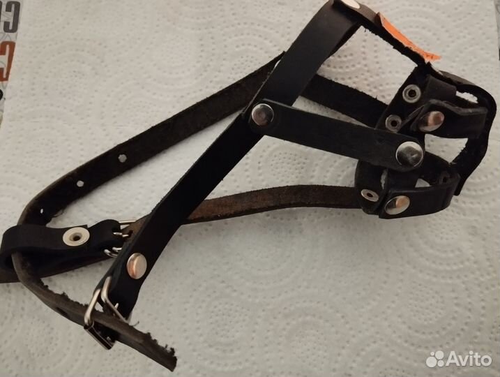 Продаётся кожаный намордник для маленькой собаки