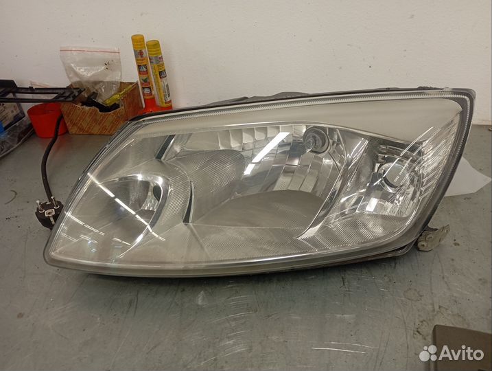 Переднее левое крыло с фарой лада гранта