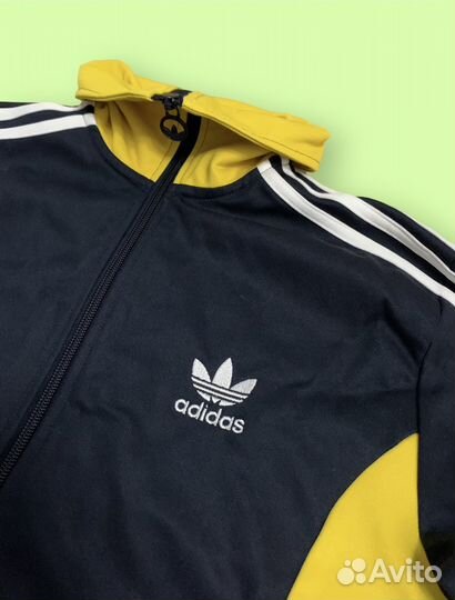 Спортивный костюм Adidas женский