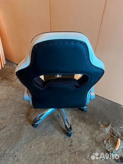 Компьютерное кресло
