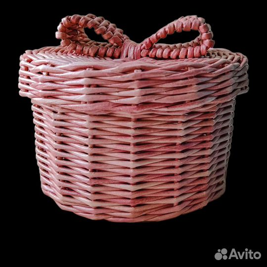 Корзина плетеная из бумажной лозы