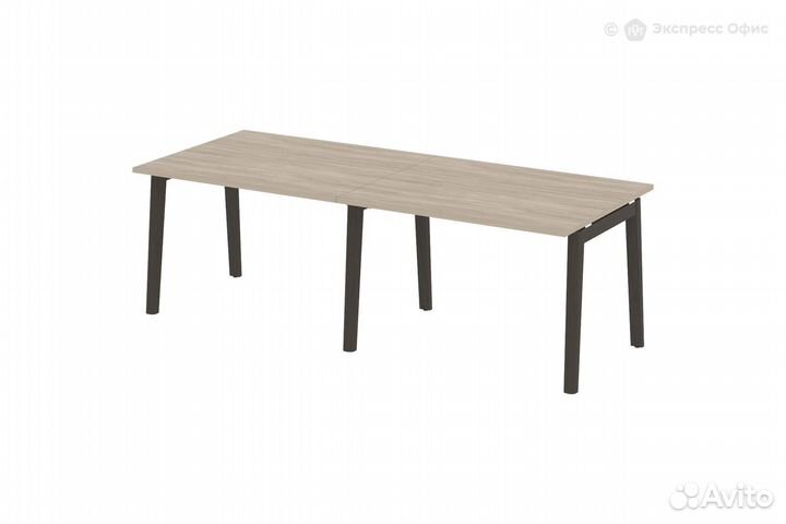 Стол для переговоров на деревянных опорах Onix woo