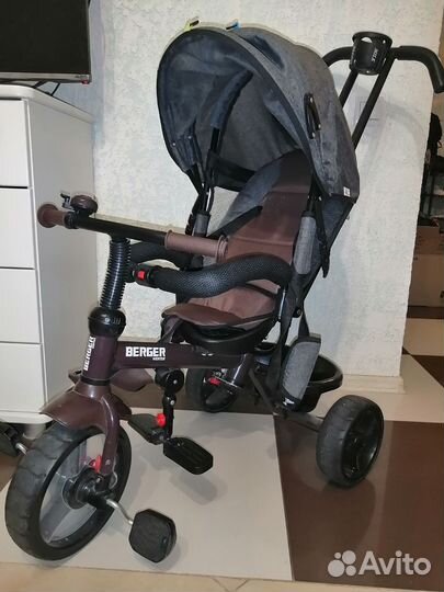 Трёхколёсный велосипед с ручкой