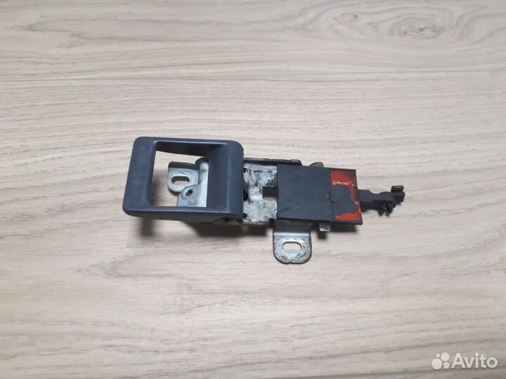 Ручка двери багажника внутр Mitsubishi Pajero 2