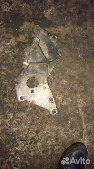 Кронштейн крепление компрессора Мерседес Актрос