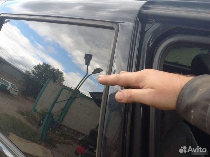 Центральная стойка кузова правая Chevrolet Niva