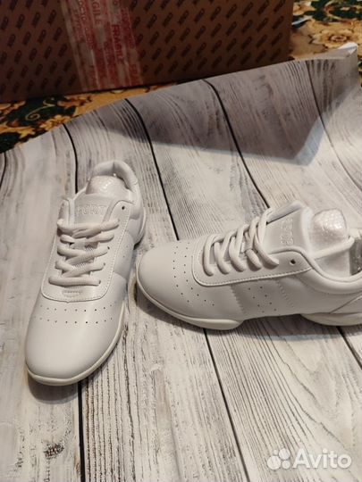 Кроссовки джазовки