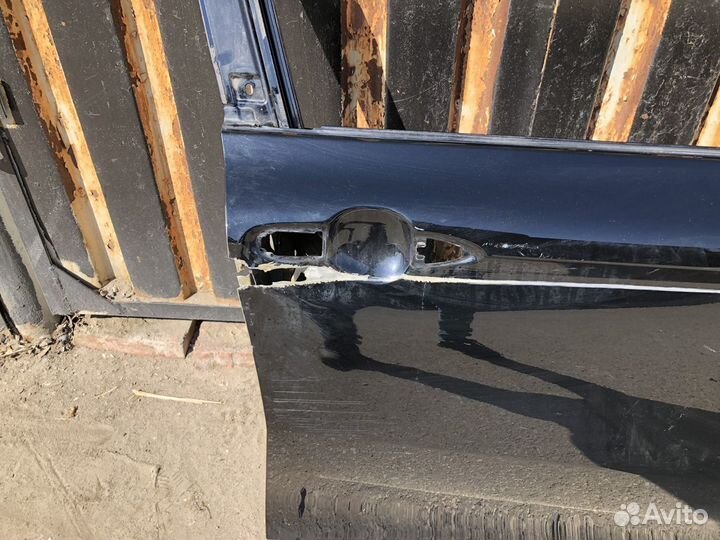 Передний правый дверь Тойота Камри 2018-2022