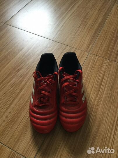 Детские футбольные бутсы