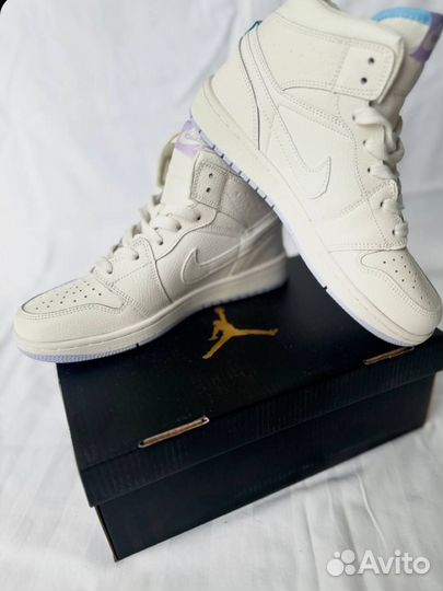 Кроссовки для девочки 36