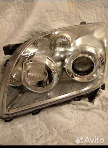 Фара левая Toyota Avensis от 2006 г