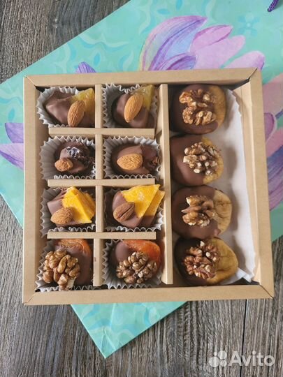 Сухофрукты в бельгииском шоколаде с орехами