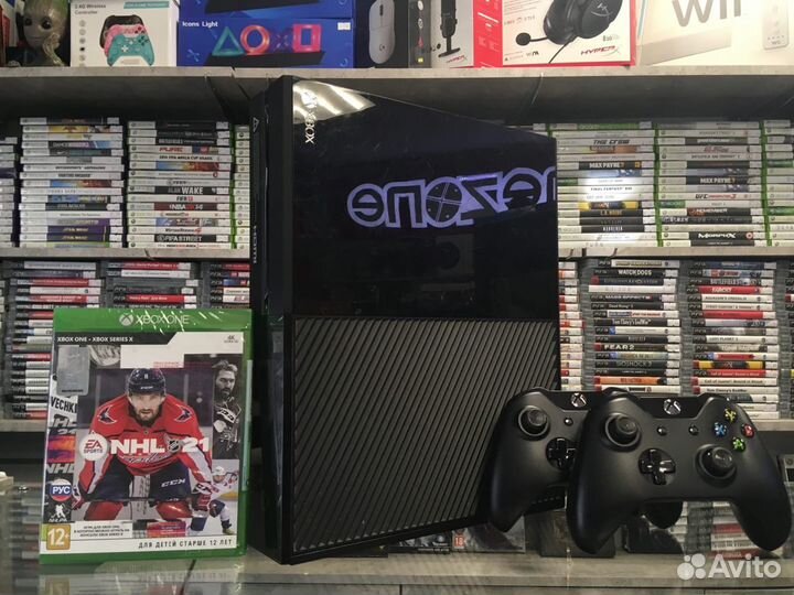 Xbox One Fat Model 1540 + 2 геймпада + NHL 21