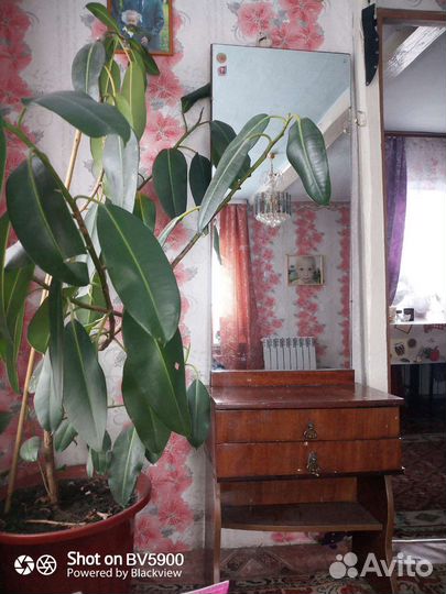 Трюмо с зеркалом